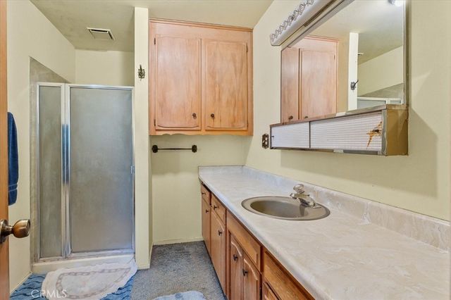 39775 Pine Ridge Road, Oakhurst, CA 93644