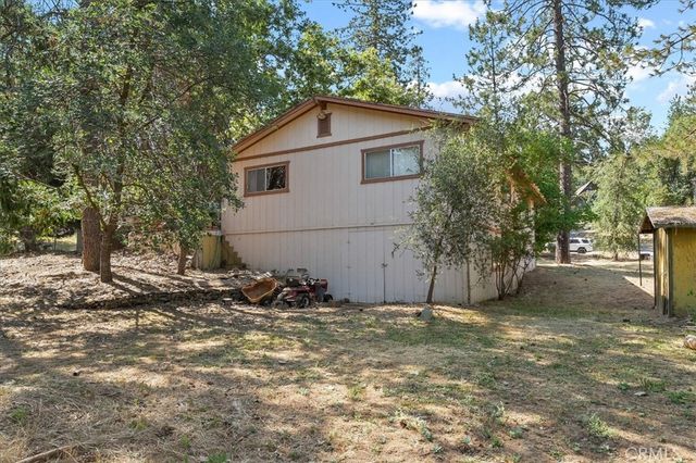 39775 Pine Ridge Road, Oakhurst, CA 93644