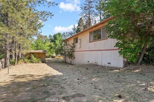 39775 Pine Ridge Road, Oakhurst, CA 93644