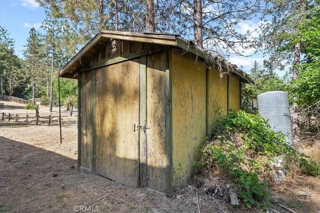 39775 Pine Ridge Road, Oakhurst, CA 93644