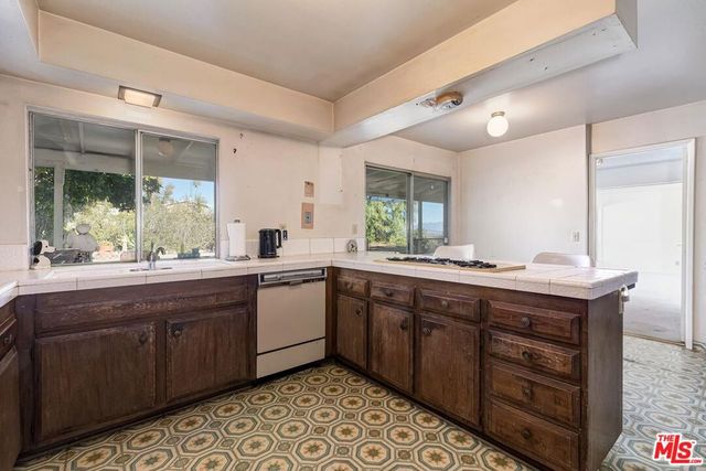 24561 Calvert Street, Woodland Hills, CA 91367