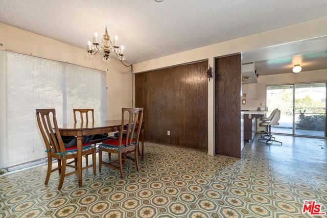 24561 Calvert Street, Woodland Hills, CA 91367