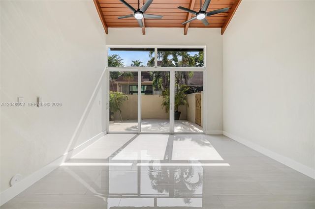 11621 SW 90th St, Miami, FL 33176