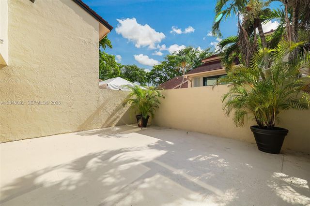11621 SW 90th St, Miami, FL 33176