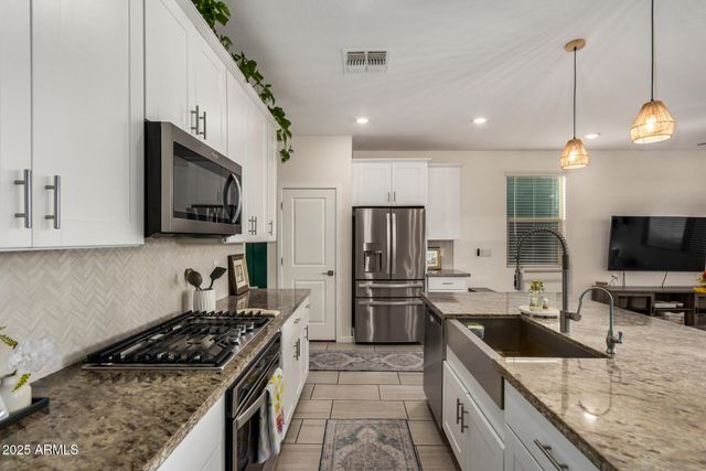 4460 W STICKLEAF Way, San Tan Valley, AZ 85144