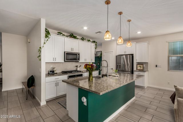 4460 W STICKLEAF Way, San Tan Valley, AZ 85144