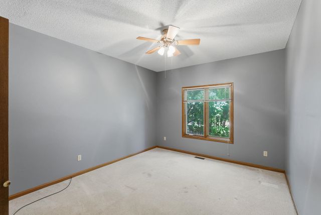9406 E Lakepoint Dr, Wichita, KS 67226