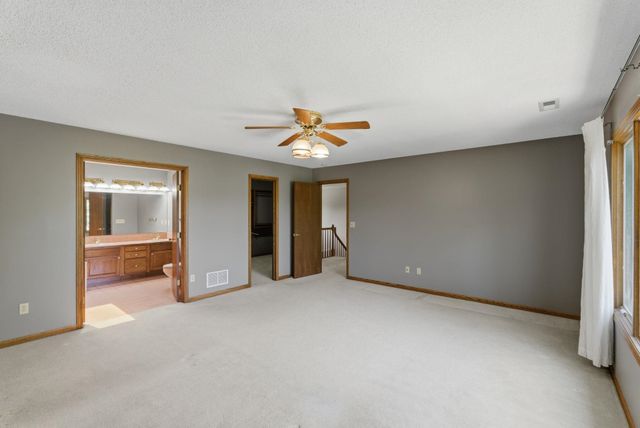 9406 E Lakepoint Dr, Wichita, KS 67226