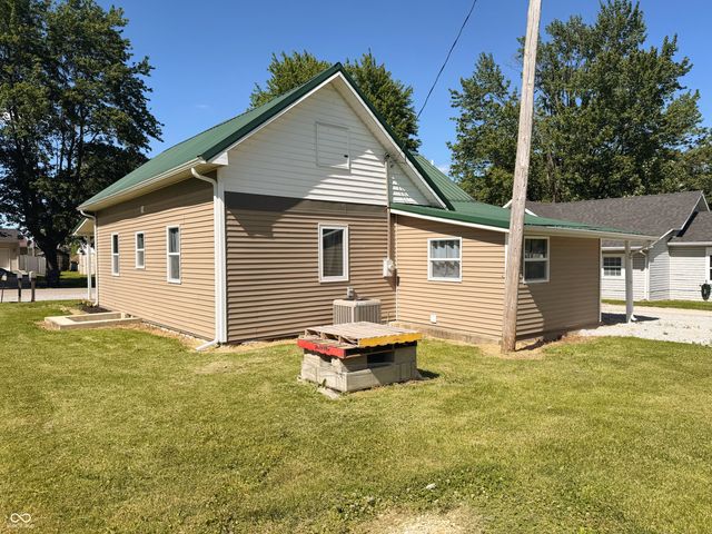 603 E North Street, Westport, IN 47283