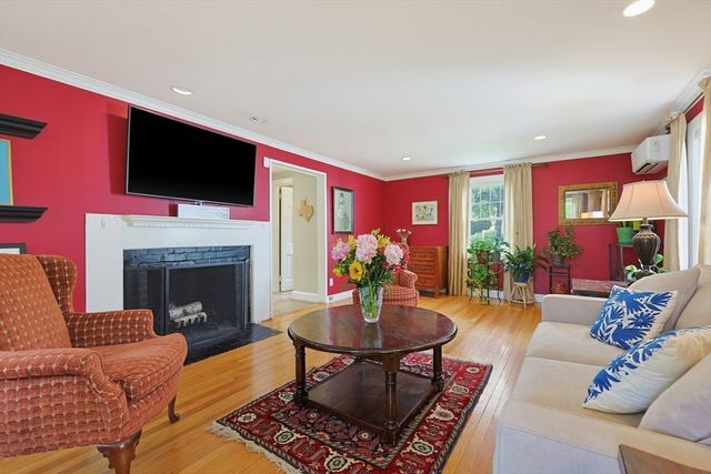11 Hatfield Rd, Newton, MA 02465