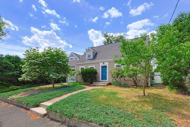 11 Hatfield Rd, Newton, MA 02465