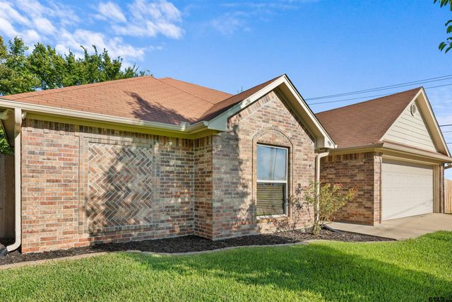 98 Hickory Rd., Bullard, TX 75757