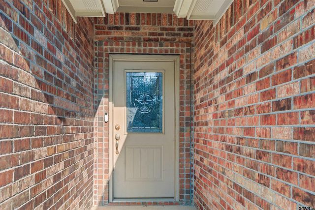 98 Hickory Rd., Bullard, TX 75757