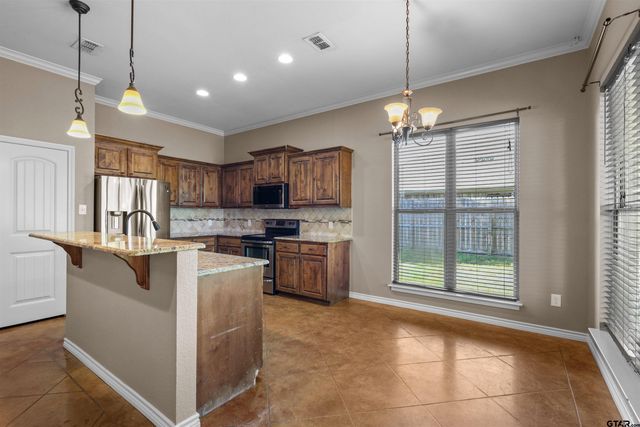 98 Hickory Rd., Bullard, TX 75757