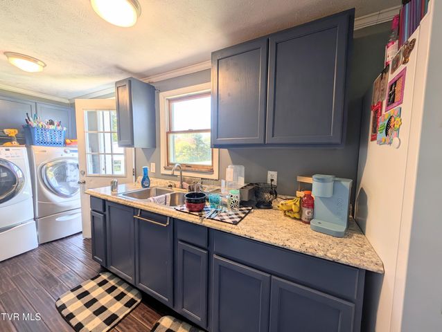 279 State Route Road, Clintwood, VA 24228