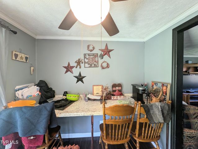 279 State Route Road, Clintwood, VA 24228