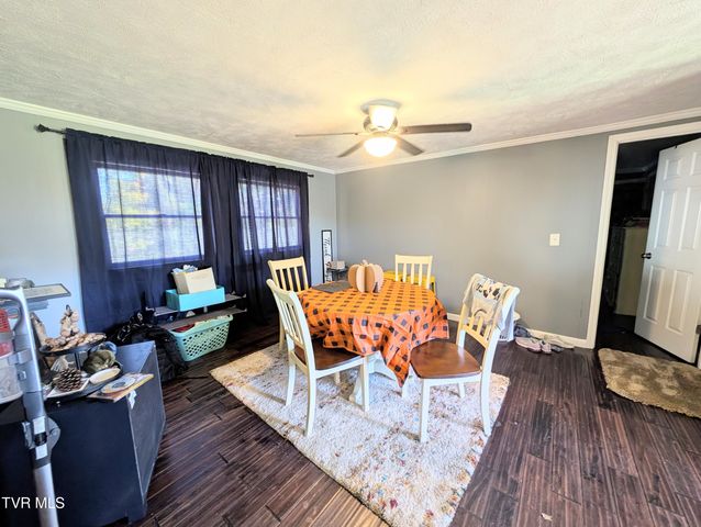 279 State Route Road, Clintwood, VA 24228