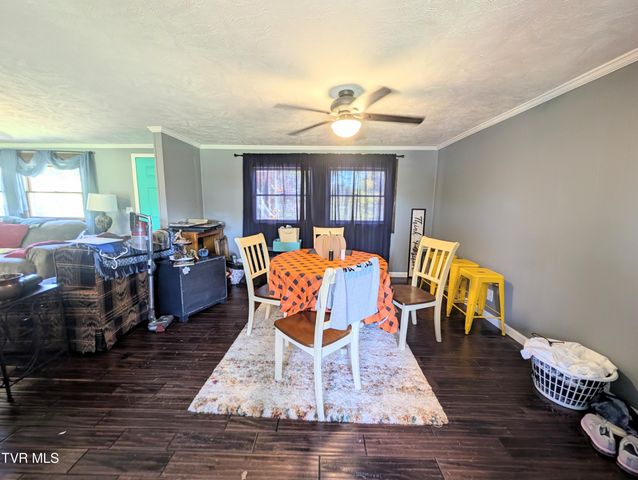 279 State Route Road, Clintwood, VA 24228