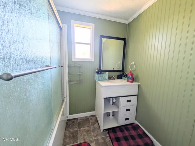 279 State Route Road, Clintwood, VA 24228