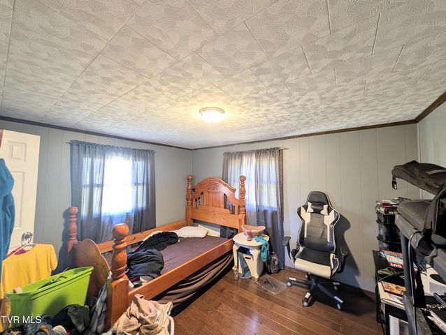 279 State Route Road, Clintwood, VA 24228