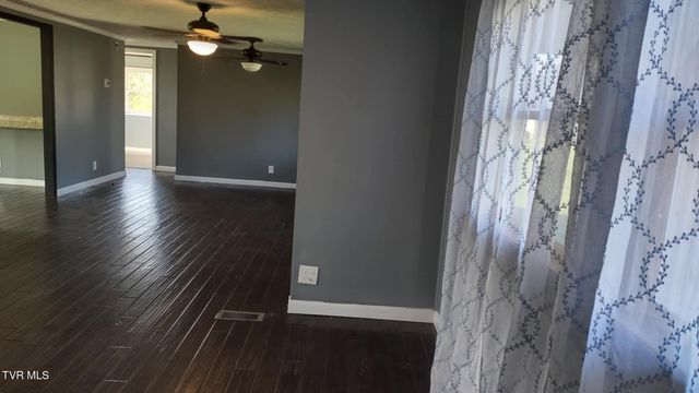 279 State Route Road, Clintwood, VA 24228