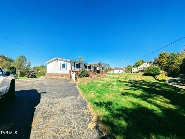 279 State Route Road, Clintwood, VA 24228