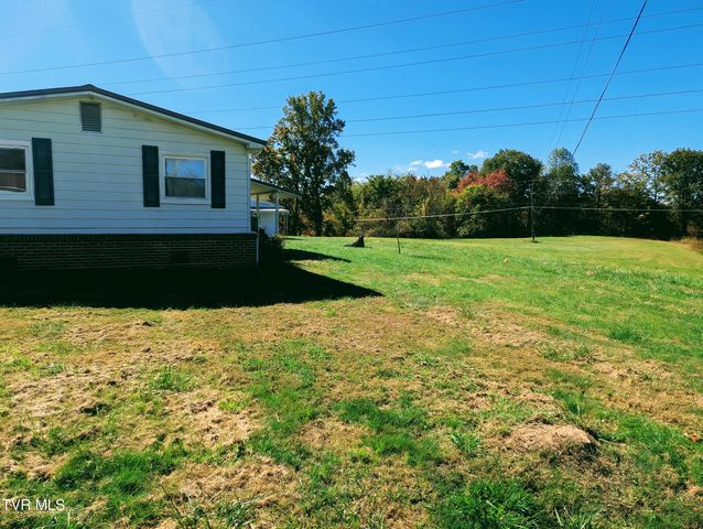 279 State Route Road, Clintwood, VA 24228