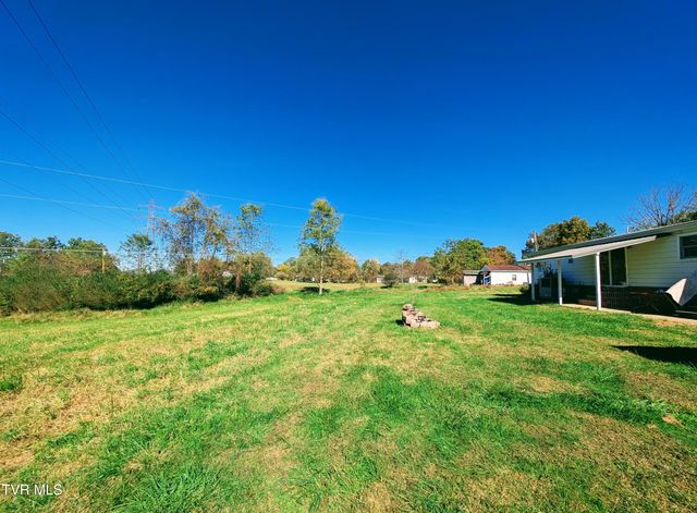 279 State Route Road, Clintwood, VA 24228