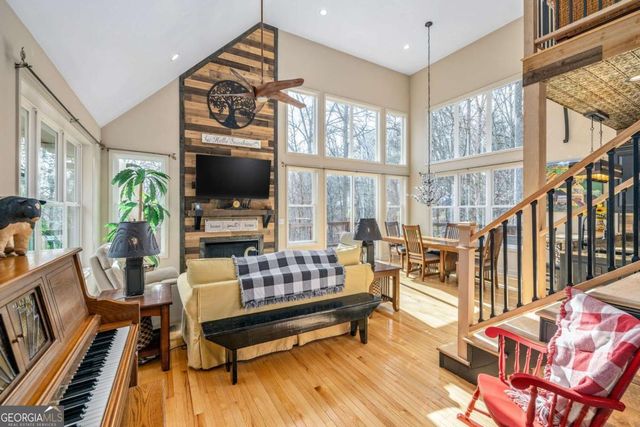 195 Skunk Hollow Road, Cleveland, GA 30528