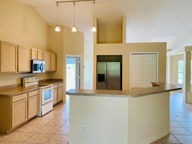 5952 NW Baynard Drive, Port St. Lucie, Port St Lucie, FL 34986