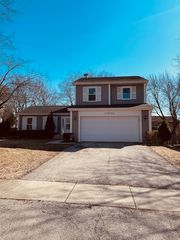 27W125 CHESTNUT Lane, Winfield, IL 60190
