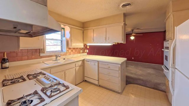 5015 SW 53RD Avenue, Amarillo, TX 79109