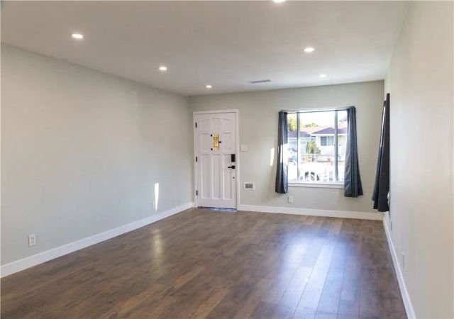 1615 E Hardwick, Long Beach, CA 90807