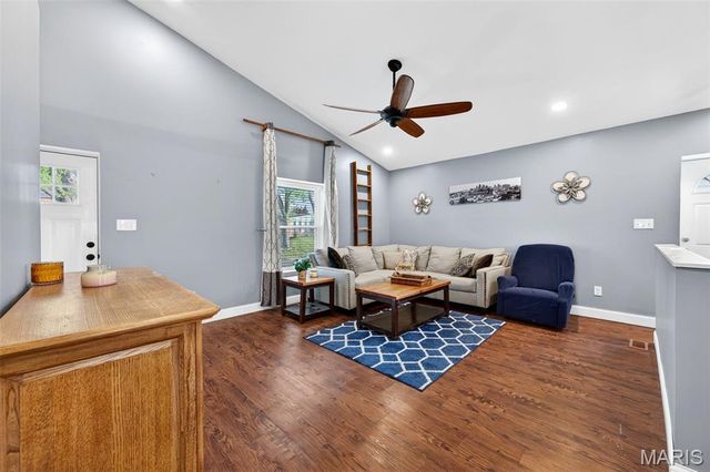 1008 Groby Road, University City, MO 63130
