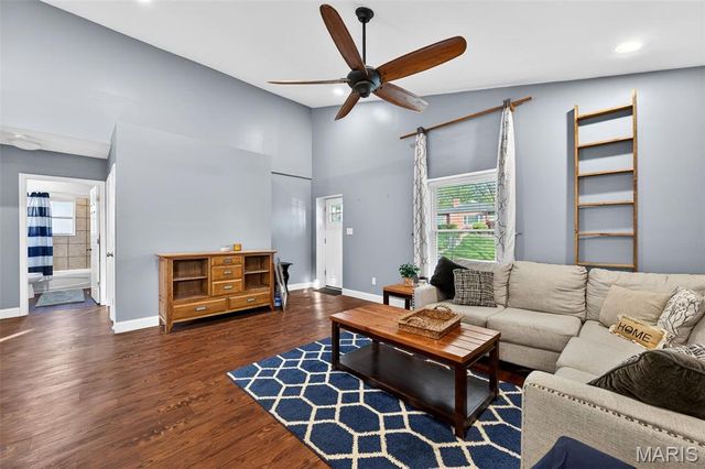 1008 Groby Road, University City, MO 63130