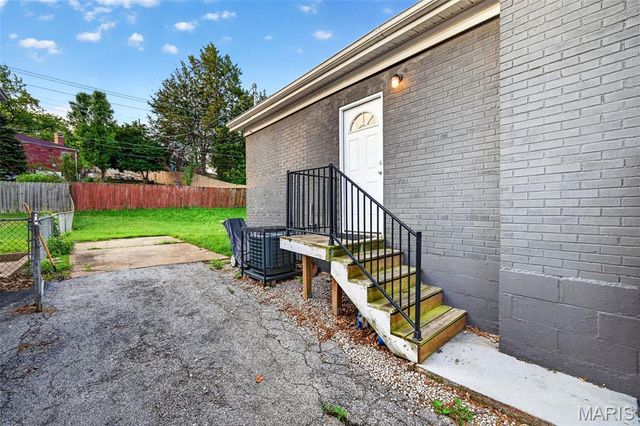 1008 Groby Road, University City, MO 63130