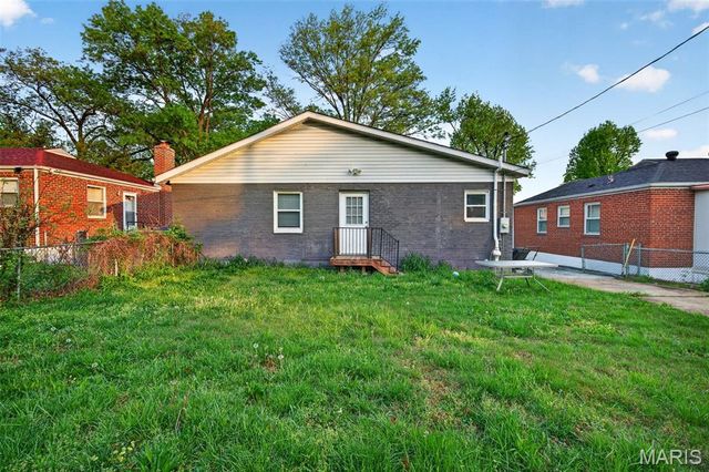 1008 Groby Road, University City, MO 63130