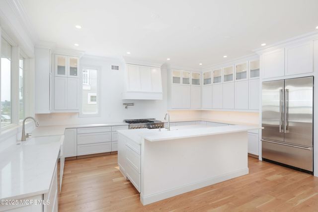 39 Bay Shore Drive, Toms River, NJ 08753
