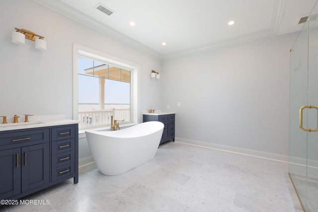 39 Bay Shore Drive, Toms River, NJ 08753