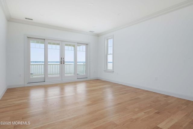 39 Bay Shore Drive, Toms River, NJ 08753