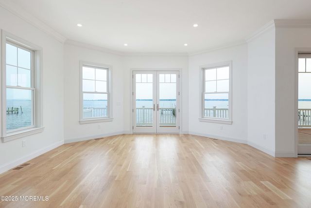 39 Bay Shore Drive, Toms River, NJ 08753