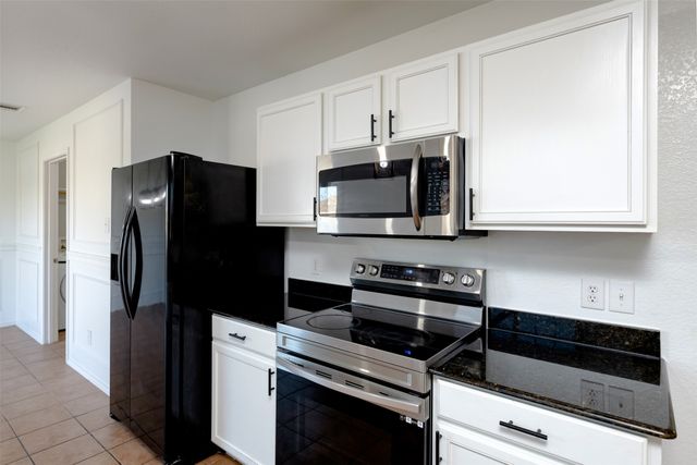 4006 Collin Court, Heartland, TX 75126