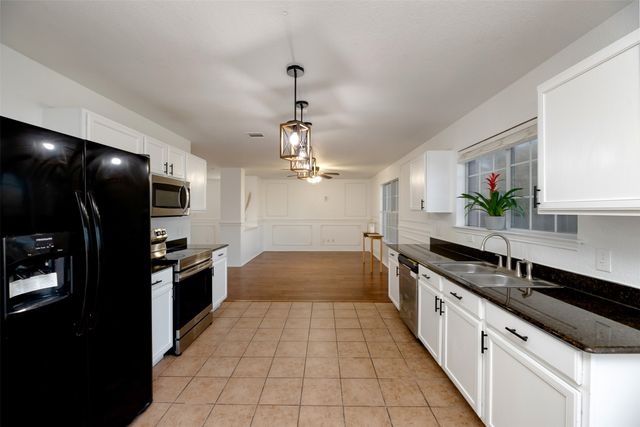 4006 Collin Court, Heartland, TX 75126