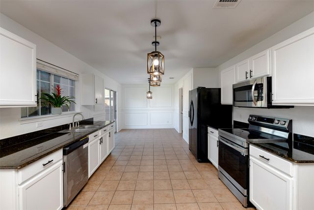 4006 Collin Court, Heartland, TX 75126