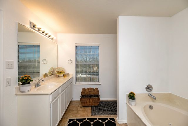 4006 Collin Court, Heartland, TX 75126