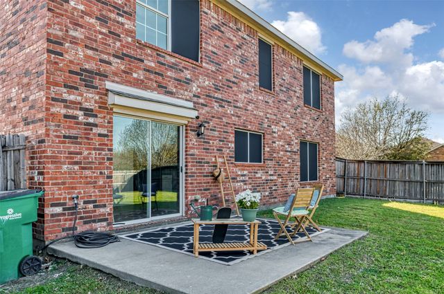 4006 Collin Court, Heartland, TX 75126