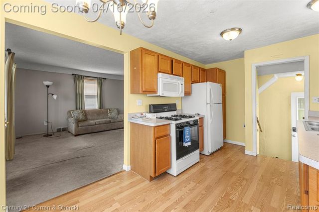 866 Clinton Street, Wyandotte, MI 48192