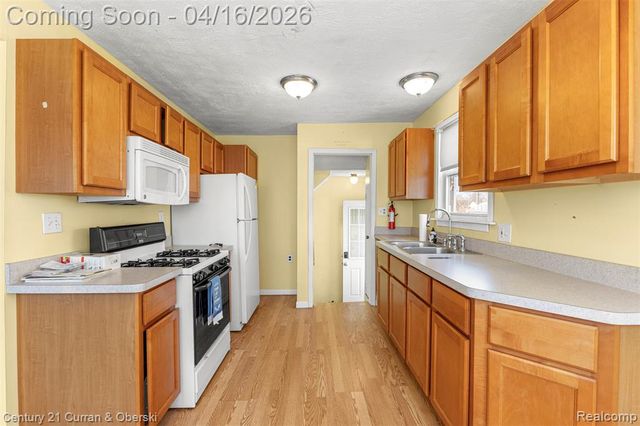 866 Clinton Street, Wyandotte, MI 48192