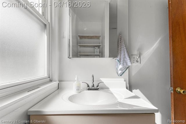 866 Clinton Street, Wyandotte, MI 48192