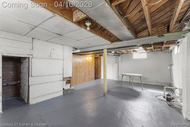 866 Clinton Street, Wyandotte, MI 48192